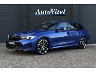 BMW 3-serie Touring 330e M-Sport | LCI FACELIFT | Adaptief Led | Camera | Sportstoelen | 19 'Inch | Privacy Glas