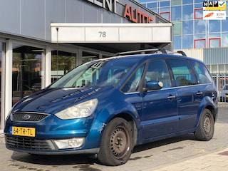 Ford Galaxy 2.0-16V Ghia - 7 Persoons