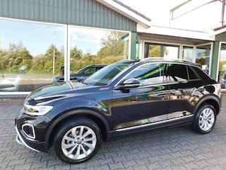 Volkswagen T-Roc 1.5TSI 150PK DSG STYLE!! All-in Prijs! Trekhaak!