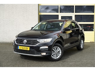 Volkswagen T-Roc 1.0 TSI Style BJ2020 Lmv 16" | Led | Navi | Pdc | App-Connect | Airco | Cruise control | Getint glas