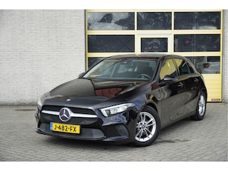 Mercedes-Benz A-klasse 180 Automaat! 5drs Business Solution BJ2020 Lmv 16" | Led | Pdc | Navi | Achteruitrijcamera | App-Connect | Virtual cockpit | Climate control | Cruise control | Verwarmde voorstoelen | Getint glas