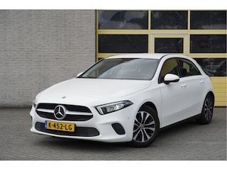 Mercedes-Benz A-klasse 180 Automaat! 5drs Business Solution BJ2021 Lmv 16" | Led V+A | Pdc | Navi | Elek. trekhaak | Achteruitrijcamera | Virtual cockpit | Climate control | Cruise control | Verwarmde voorstoelen | Getint glas