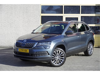 Skoda Karoq 1.5 TSI ACT 150PK! Automaat Business Edition BJ2020 Lmv 18" | Led V+A | Pdc | Navi | Keyless entry | Trekhaak | Verwarmd voorruit | Achteruitrijcamera | App-Connect | Climate control | Cruise control | Sportstoelen | Verwarmde voorstoelen