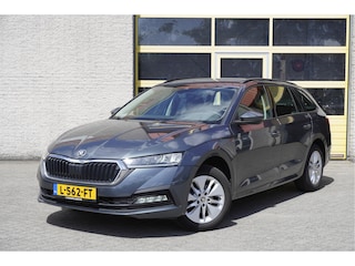 Skoda Octavia Combi 1.0 TSI Business Edition BJ2021 Lmv 16" | Led | Pdc | Navi | Elek. achterklep | Dynamische knipperlichten | App-Connect | Virtual cockpit | Climate control | Cruise control | Verwarmde voorstoelen | Getint glas