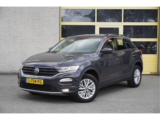 Volkswagen T-Roc 1.0 TSI Style BJ2021 Lmv 16" | Led | Pdc | Navi | App-Connect | Airco | Cruise control | Getint glas
