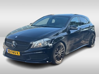 Mercedes-Benz A-klasse 200 Ambition AMG / Panoramadak / Camera / Leder / 18'' / Stoelverwarming / Cruise Control