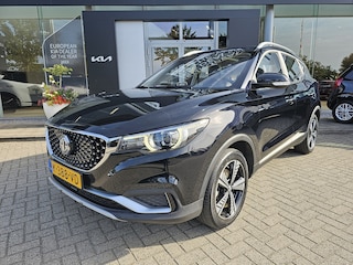 MG ZS EV Luxury 45 kWh | Trekhaak | Navigatie | € 2000,- Inruilpremie ! |
