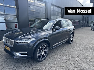 Volvo XC90 2.0 T8 Recharge AWD Inscription Exclusive | Automaat | Luchtvering | Adaptieve Cruise Stop&Go | Navigatie | Head-up Display | 360° Camera | Panoramadak | Nappa Leder | Massage Stoelen | Stoelventilatie | Keyless Entry | Apple CarPlay | Premium Audio | 4-Zone Climate | Dodehoek Detectie | Kruisend Verkeer Detectie | Uitwijkassistent | LED Koplampen | Parkeersensoren | Elektrische Achterklep | Sfeerverlichting | Lichtmetalen Velgen | WiFi Voorbereiding |