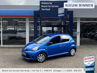 Toyota Aygo 1.0 VVT-i Now / 5-Deurs / NL-Auto / Dealer-Onderhouden / 112.000 KM / 2e-Eigenaar / Radio / Airco / ENZ.