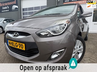 Hyundai ix20 1.6i i-Magine 5 drs van 2de Eig met parkeersensoren en navigatie en bluetooth telefoon en airco