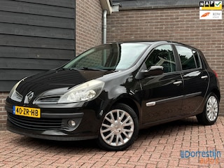 Renault Clio 1.2 TCE Rip Curl | Trekhaak | 5-deurs | Airco | NAP