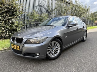 BMW 320i High Executive / NAVI / SCHUIFDAK / STOELVERWARMING / CRUISE