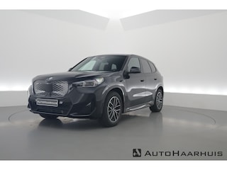 BMW iX1 eDrive20 67 kWh M Sport | Adapt. Cruise | Keyless | Apple CarPlay | Camera | Stoelverw. | Elek. Kofferbak