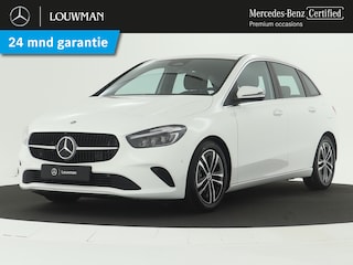 Mercedes-Benz B-klasse 180 Star Edition Luxury Line | Trekhaak | Dodehoekassistent | Parkeerpakket met achteruitrijcamera | Sfeerverlichting | USB-pakket plus | Keyless-Go comfortpakket | Draadloos oplaadsysteem voor Smartphone |