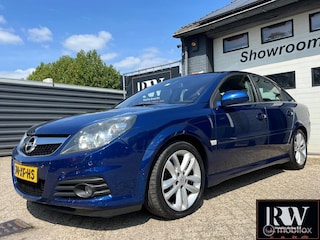 Opel Vectra GTS 1.9 CDTi Sport met nieuwe APK!