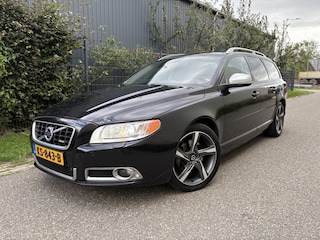 Volvo V70 2.4 D5 R-Design / AUTOMAAT / NAVI / CRUISE / STOELVERWARMING