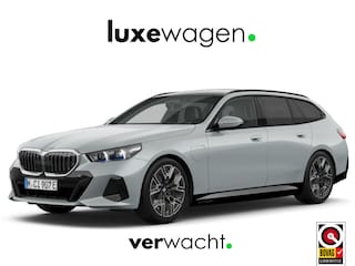BMW 5-serie Touring 520i M-Sport Pano Trekh ACC 360 H/K HUD 21inch Stoelventilatie