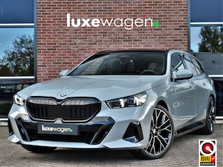 BMW 5-serie Touring 520i M-Sport Pano Trekh ACC 360 B&W HUD 21inch Stoelventilatie