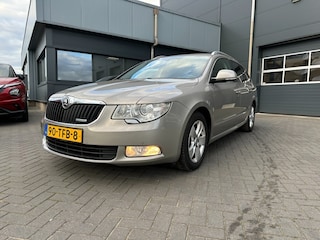 Skoda Superb Combi 1.6 TDi Greenline Navi Trekhaak EXPORT !!