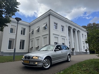 BMW 320 i AUT Touring, CARPLAY, SCHUIFDAK, LEDER