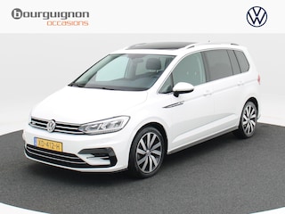 Volkswagen Touran 1.8 TSi 180 Pk Automaat R-Line 7-Persoons | Trekhaak | Panorama Dak | Camera | Sensoren | Adaptive Cruise| LED | Carplay | Elektrische Achterklep | 18 Inch | 88.341 Km!!