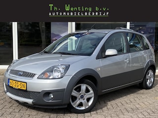 Ford Fiesta 1.4-16V Crossroad | Airco | Boordcomputer | Electrische ramen | Automatische Lichtstand | Trekhaak |