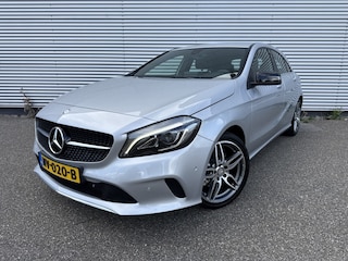 Mercedes-Benz A-klasse 180 Prestige AMG Automaat Leer Led Camera PDC Navi