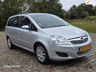 Opel Zafira 2.2 Temptation 7 personen 1e eigenaar dealer org nl auto airco cruis control trekhaak parkeer sensor lage km