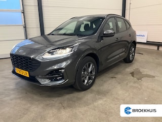Ford Kuga 2.5 PHEV ST-Line | Camera | Keyless | Trekh.voorbereiding | Draadloos tel lader | PDC V&A | 18" LMV | Carplay | Navigatie | Climate & Cruise C. | LED | | Camera | Keyless | Trekh.voorbereiding | Draadloos tel lader | PDC V&A | 18" LMV | Carplay | Navigatie | Climate & Cruise C. | LED |