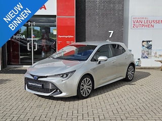 Toyota Corolla 1.8 Hybrid Dynamic PARKEERSENSOREN DODEHOEK STUUR-/STOELVERWARMING