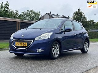 Peugeot 208 1.2 VTi Allure 5DR*Navigatie*Pano*Stoelverwarming*Cruise*Airco*LM velgen*Parkeersensoren*APK*