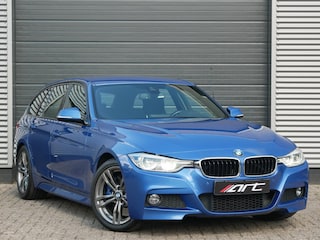 BMW 3-serie Touring 330i M-Sport / Nieuwstaat / Trekhaak / EstorilBlau