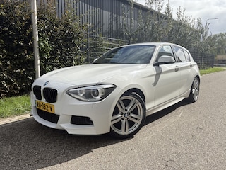 BMW 116i M Sport Edition High Executive / M-PAKKET / NAVI / STOELVERWARMING / CRUISE / 133dkm!
