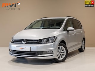 Volkswagen Touran 1.5 TSI Comfortline Business 7 persoons / 150pk / Trekhaak / Achteruitrij camera / Adaptieve cruise control /