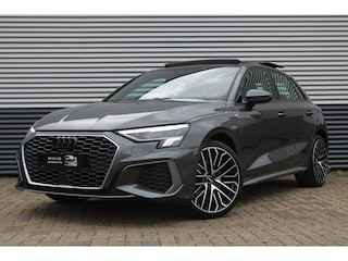 Audi A3 Sportback 40 TFSI e 3x S-Line |Panoramadak | Elektrische kofferbak | Camera | Adaptive cruise | Lane assist | Apple carpla