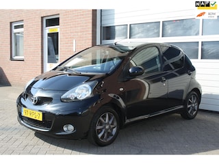 Toyota Aygo 1.0-12V Dynamic Navigatie.airco.lm.wielen electr.ramen.deurvergrendeling