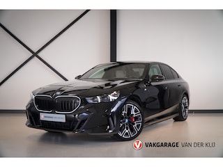 BMW 550e xDrive M-Sport Pro | Panorama | B&W | Driving Ass. + | Trekhaak | 360 Camera | Stoel/Stuurverw. | Head-Up |