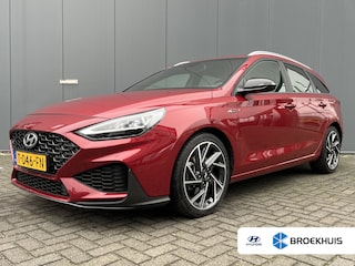 Hyundai i30 Wagon 1.5 T-GDi 160pk MHEV N-Line Leder | Camera | Climate | Keyless | Full - Led | Navigatie | Alcantara | 18" Lichtmetaal | Winterpakket | Adapt. Cruisecontrol | Parkeer Assistent | Dodenhoeksensoren | Elek. Stoelen incl. g