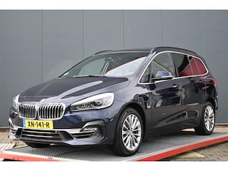 BMW 2-serie Tourer 220i High Executive trekhaak panoramadak leer