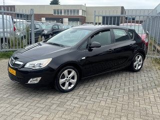 Opel Astra 1.4 Edition 5 deurs NL AUTO NAP! Airco l Cruise l TREKHAAK l 17'LMV l COMPLEET DEALER OH l TOPSTAAT! 2e eigenaar!