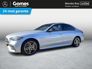 Mercedes-Benz C-klasse 300 e | AMG Line | Panoramadak | Trekhaak | Premium Plus | Night Pakket | Winter Pakket | Elektrisch Verstelbare Stoelen + Memory | Head-up Display | 360° Camera | Dodehoekassistent | Stuurverwarming | Stoelverwarming | Sfeerverlichting
