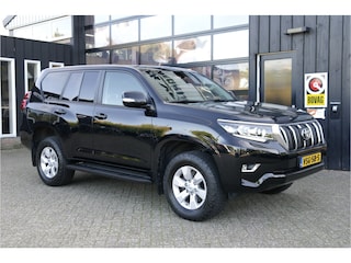 Toyota Land Cruiser 2.8 D-4D-F Challenger Window Van