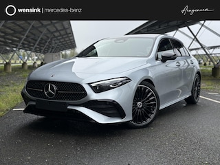 Mercedes-Benz A-klasse 180 Business Solution AMG | Night | Panoramaschuifdak | Achteruitrijcamera | Sfeerverlichting | MULTIBEAM LED | 19 inch AMG-velgen |