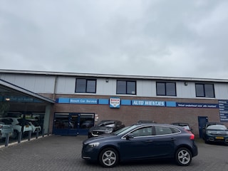 Volvo V40 2.0 D4 140kw | Momentum Business | Navi