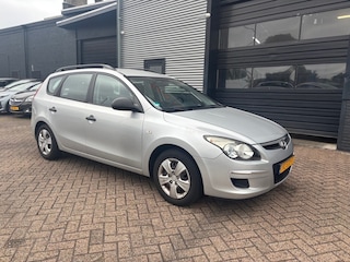 Hyundai i30 1.4i i-Drive AIRCO | STUURBEKRACHTING | ELEK RAMEN