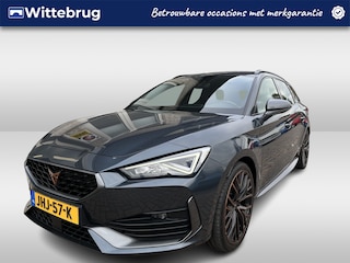 Cupra Leon 1.4 e-Hybrid VZ Performance / AUTOMAAT/ 245 PK/ PARK. SENSOREN/ LED/ KEYLESS/ CRUISE/ FULL LINK/ STOEL-STUURVERWARM./ NAVI/ CLIMA/ DAB/ 19" LMV