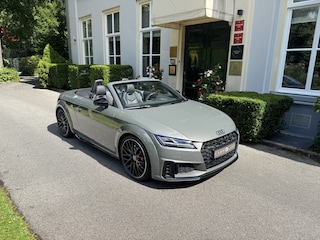 Audi TT Roadster quattro Competition, B&O