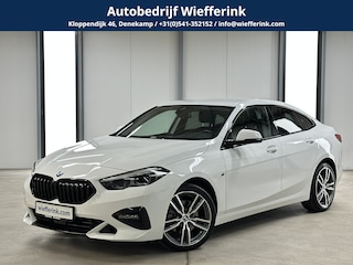 BMW 218i Executive 140pk | Stoelverwarming | 18 inch | PDC | Navi