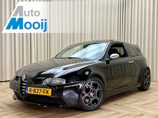 Alfa Romeo 147 3.2 V6 GTA *Schuif-/Kanteldak* Carplay / Leder / Busso + CSC Uitlaat / Stoelverwarming / 18'' LMV