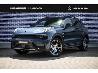 Lynk & Co 01 1.5 | Panoramadak | Adaptive cruise control | LED koplampen | 360° Camera | 20 inch velgen | Climate control | Apple Carplay / Android Auto |